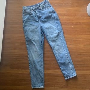 Gently used Old Navy size 2 jeans.